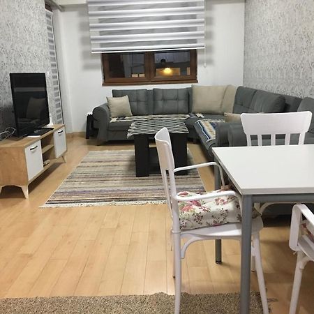 Two Rooms And Kitchen, Bathroom With Balcony Apartment Skopie Exterior foto