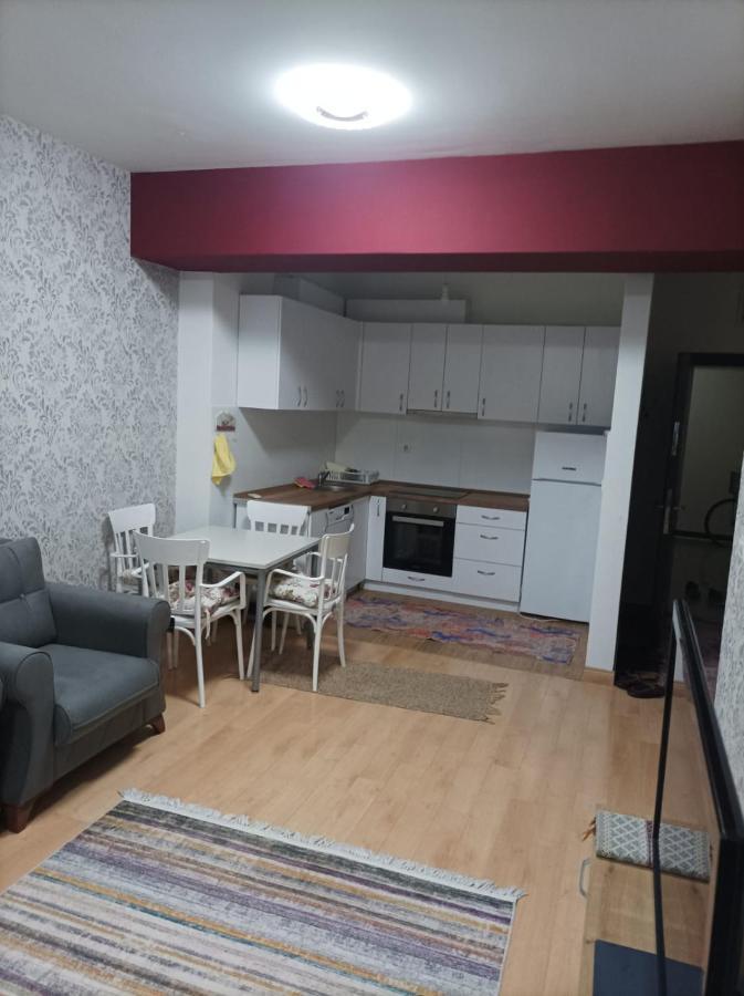 Two Rooms And Kitchen, Bathroom With Balcony Apartment Skopie Exterior foto
