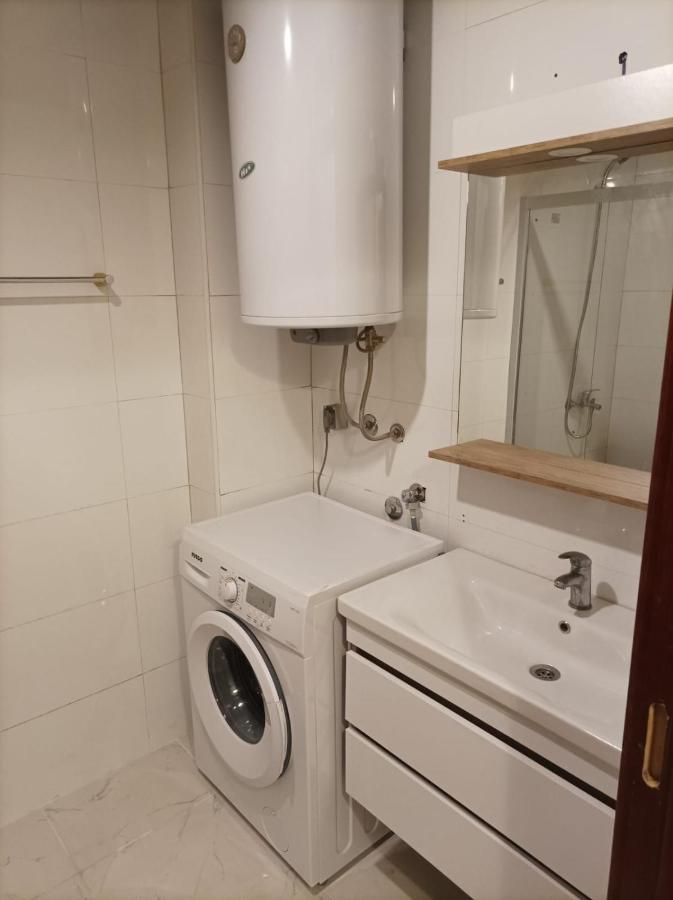 Two Rooms And Kitchen, Bathroom With Balcony Apartment Skopie Exterior foto