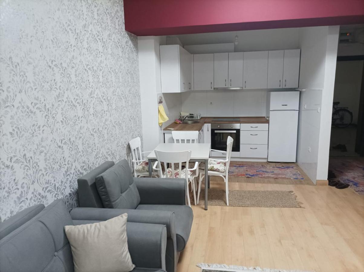 Two Rooms And Kitchen, Bathroom With Balcony Apartment Skopie Exterior foto