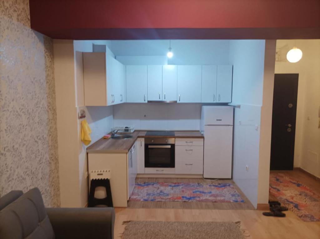 Two Rooms And Kitchen, Bathroom With Balcony Apartment Skopie Exterior foto