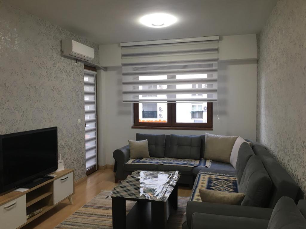 Two Rooms And Kitchen, Bathroom With Balcony Apartment Skopie Exterior foto