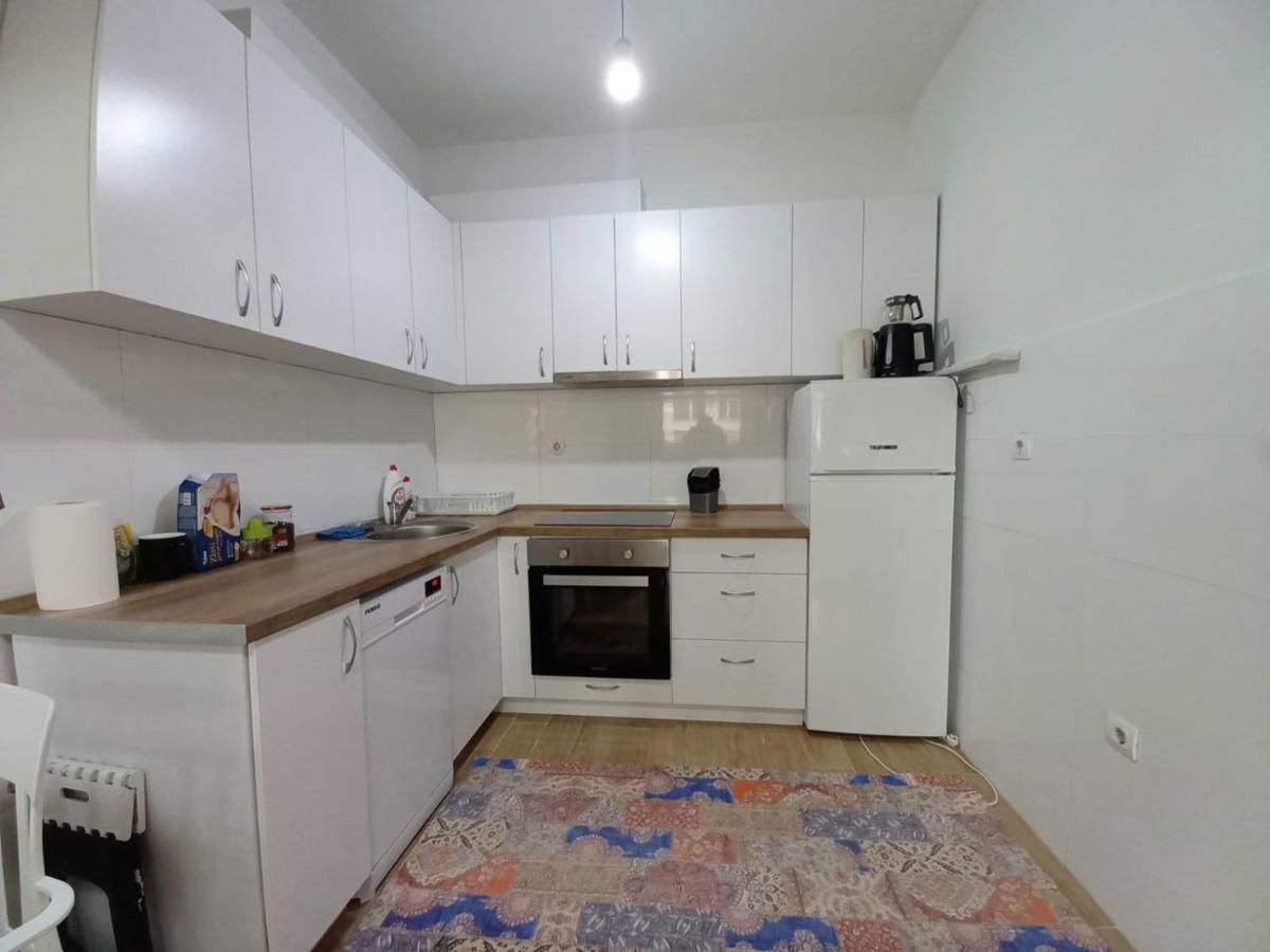 Two Rooms And Kitchen, Bathroom With Balcony Apartment Skopie Exterior foto