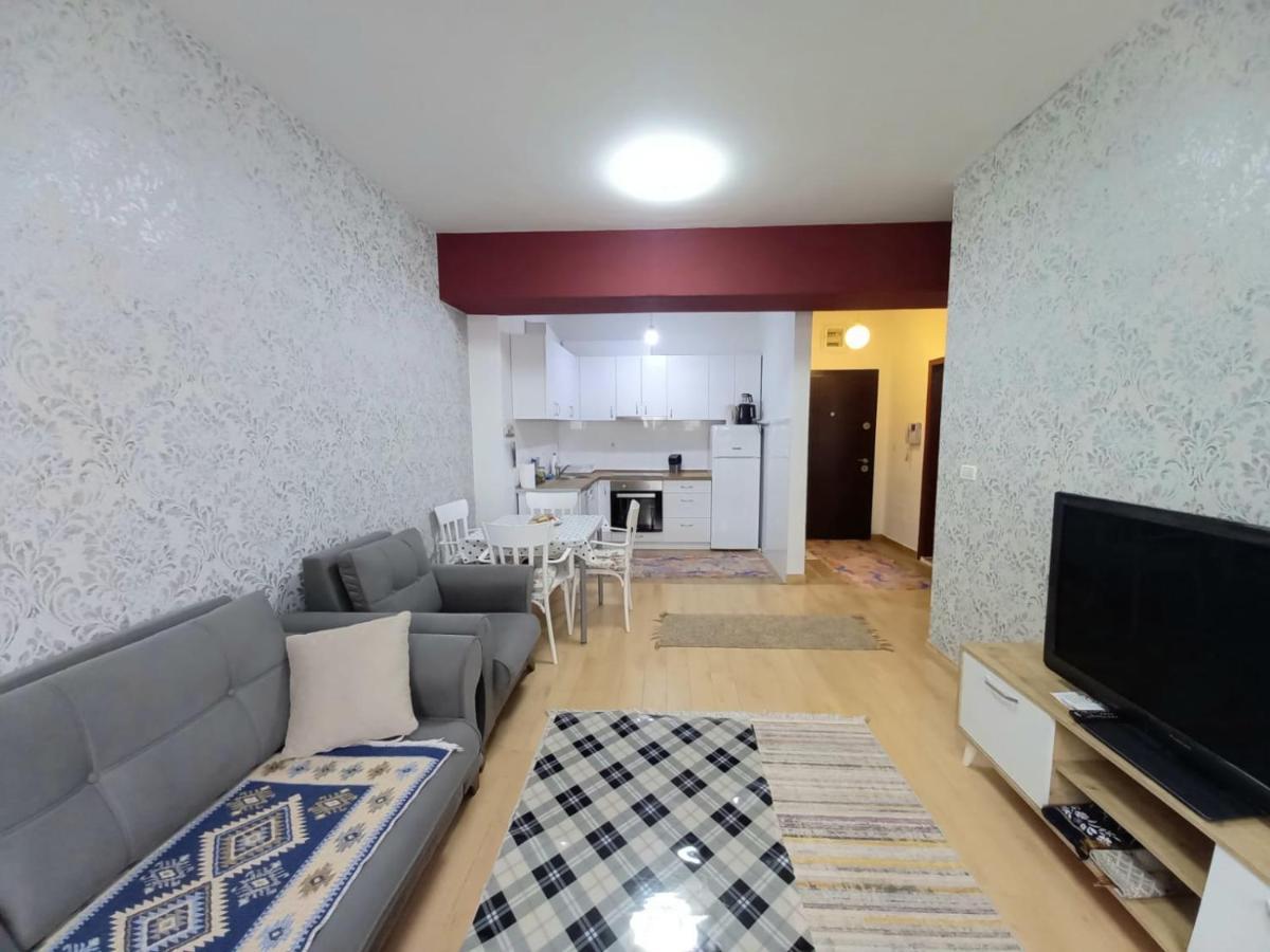 Two Rooms And Kitchen, Bathroom With Balcony Apartment Skopie Exterior foto