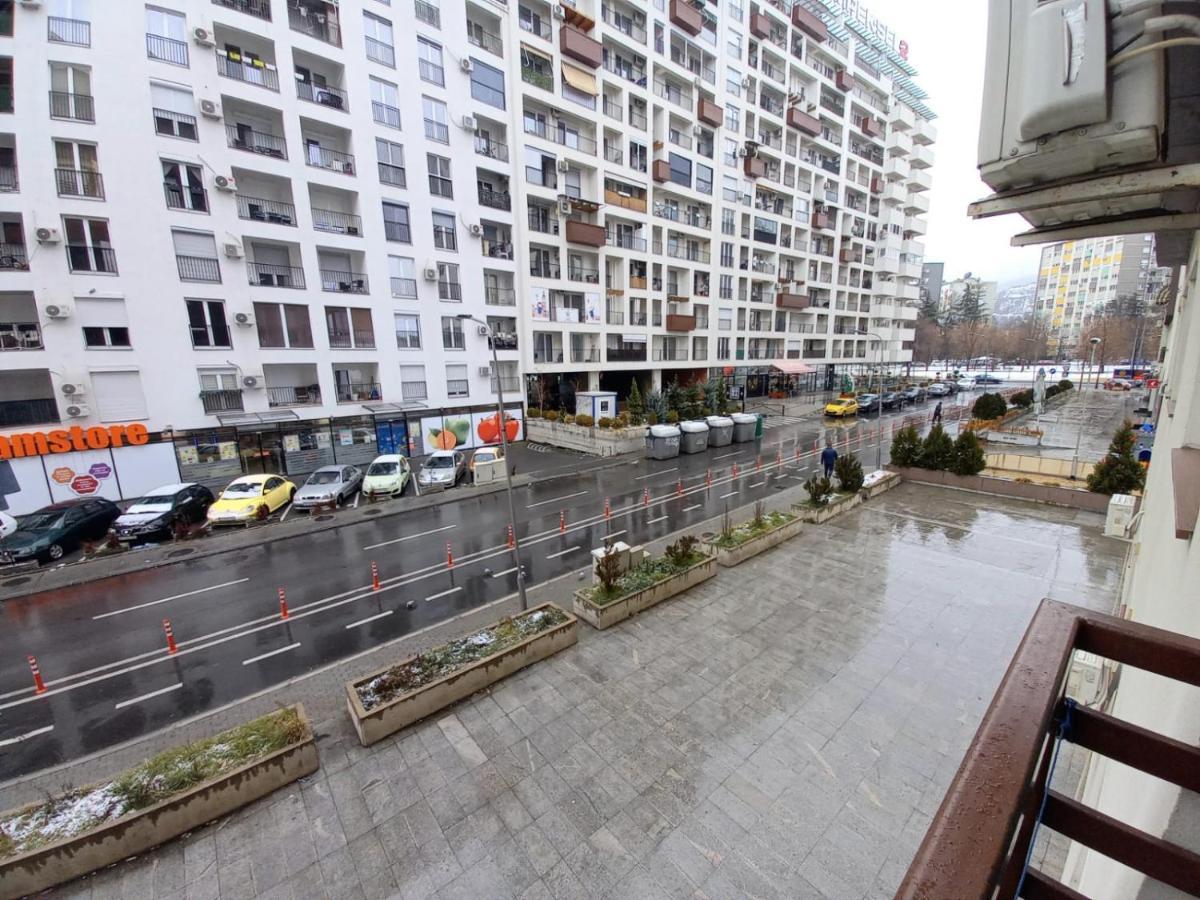 Two Rooms And Kitchen, Bathroom With Balcony Apartment Skopie Exterior foto