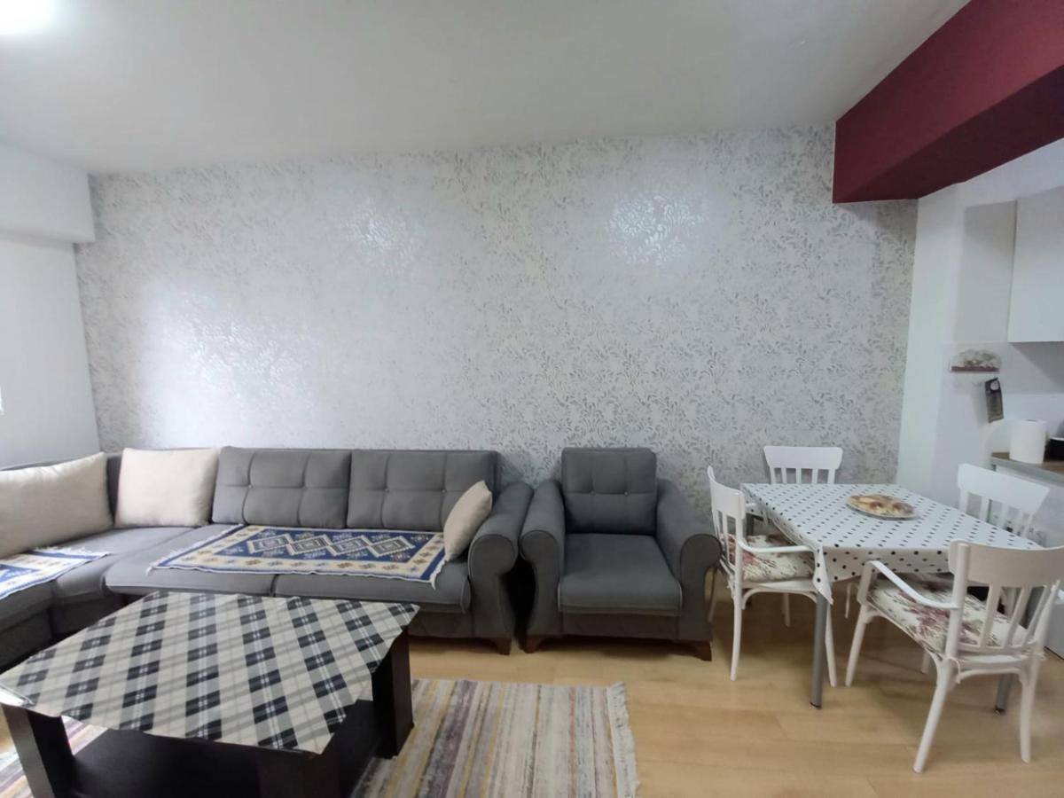 Two Rooms And Kitchen, Bathroom With Balcony Apartment Skopie Exterior foto