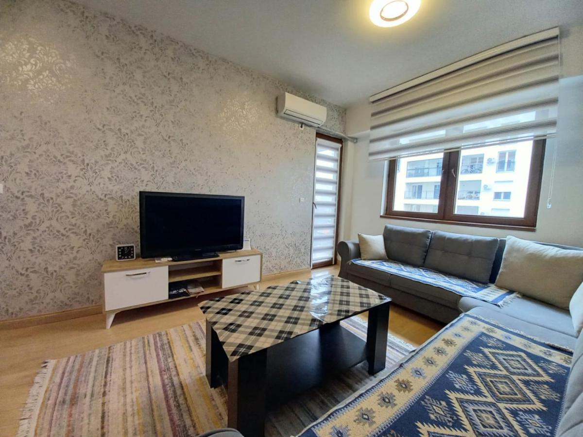 Two Rooms And Kitchen, Bathroom With Balcony Apartment Skopie Exterior foto