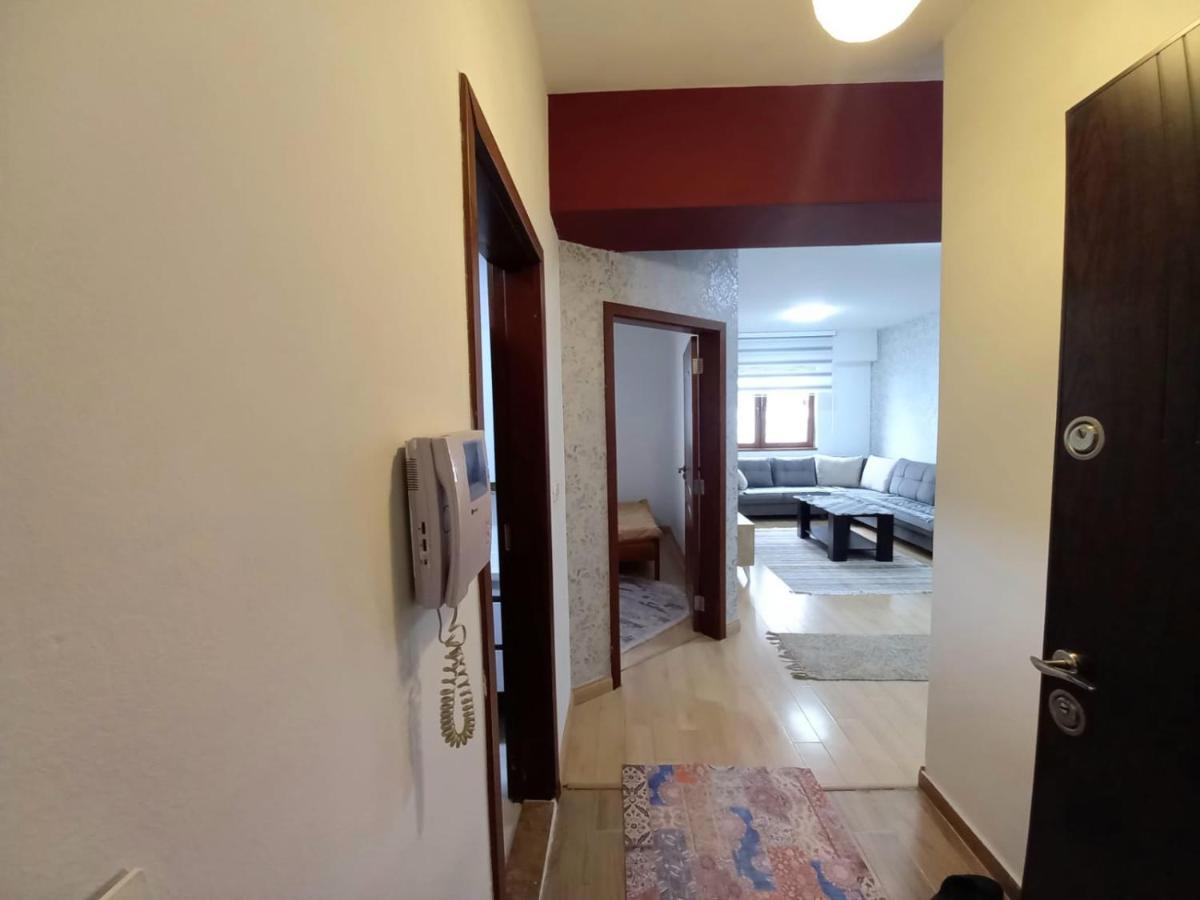 Two Rooms And Kitchen, Bathroom With Balcony Apartment Skopie Exterior foto