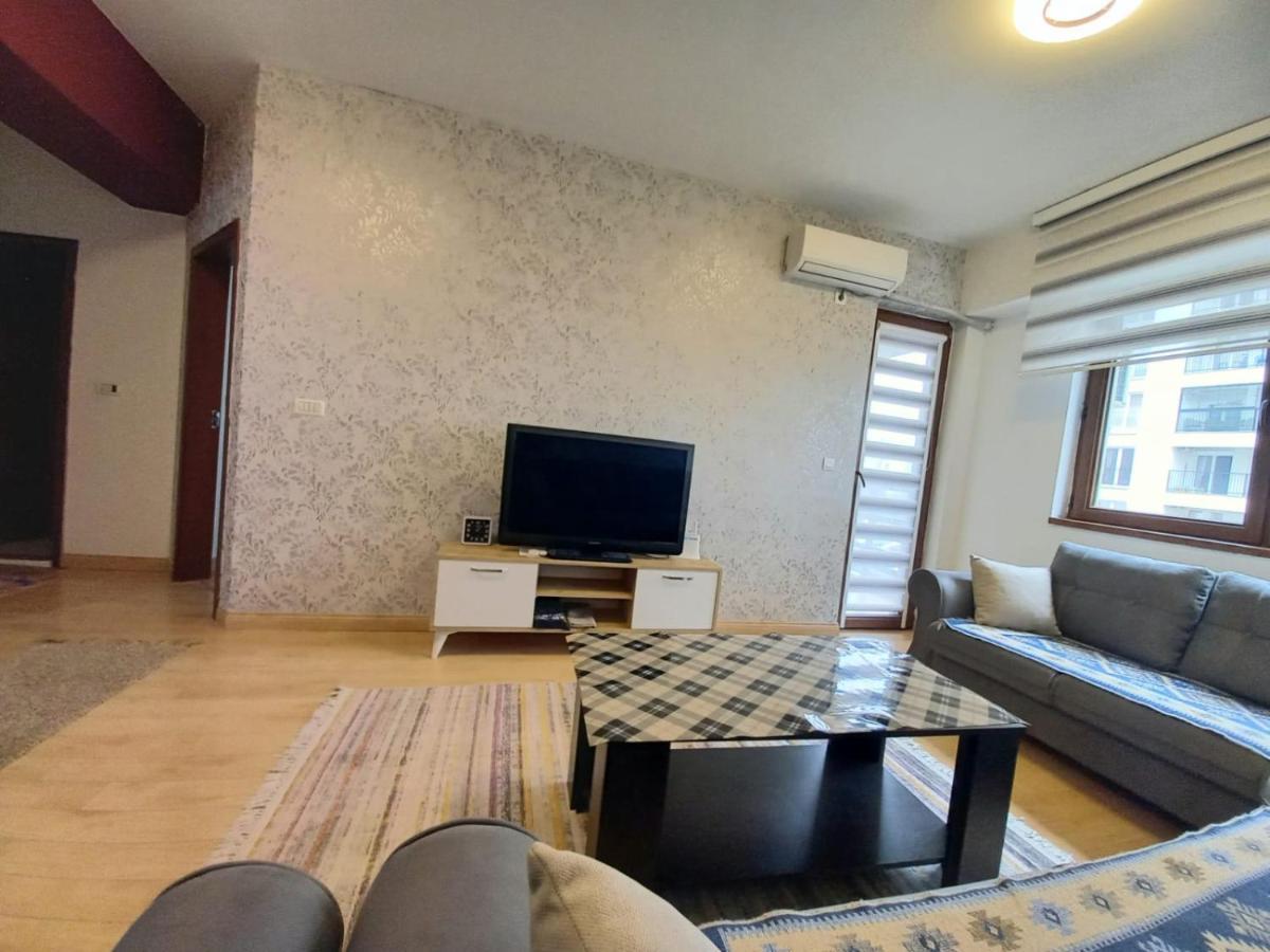 Two Rooms And Kitchen, Bathroom With Balcony Apartment Skopie Exterior foto