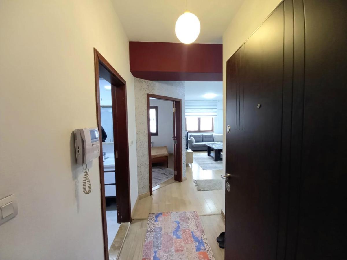 Two Rooms And Kitchen, Bathroom With Balcony Apartment Skopie Exterior foto