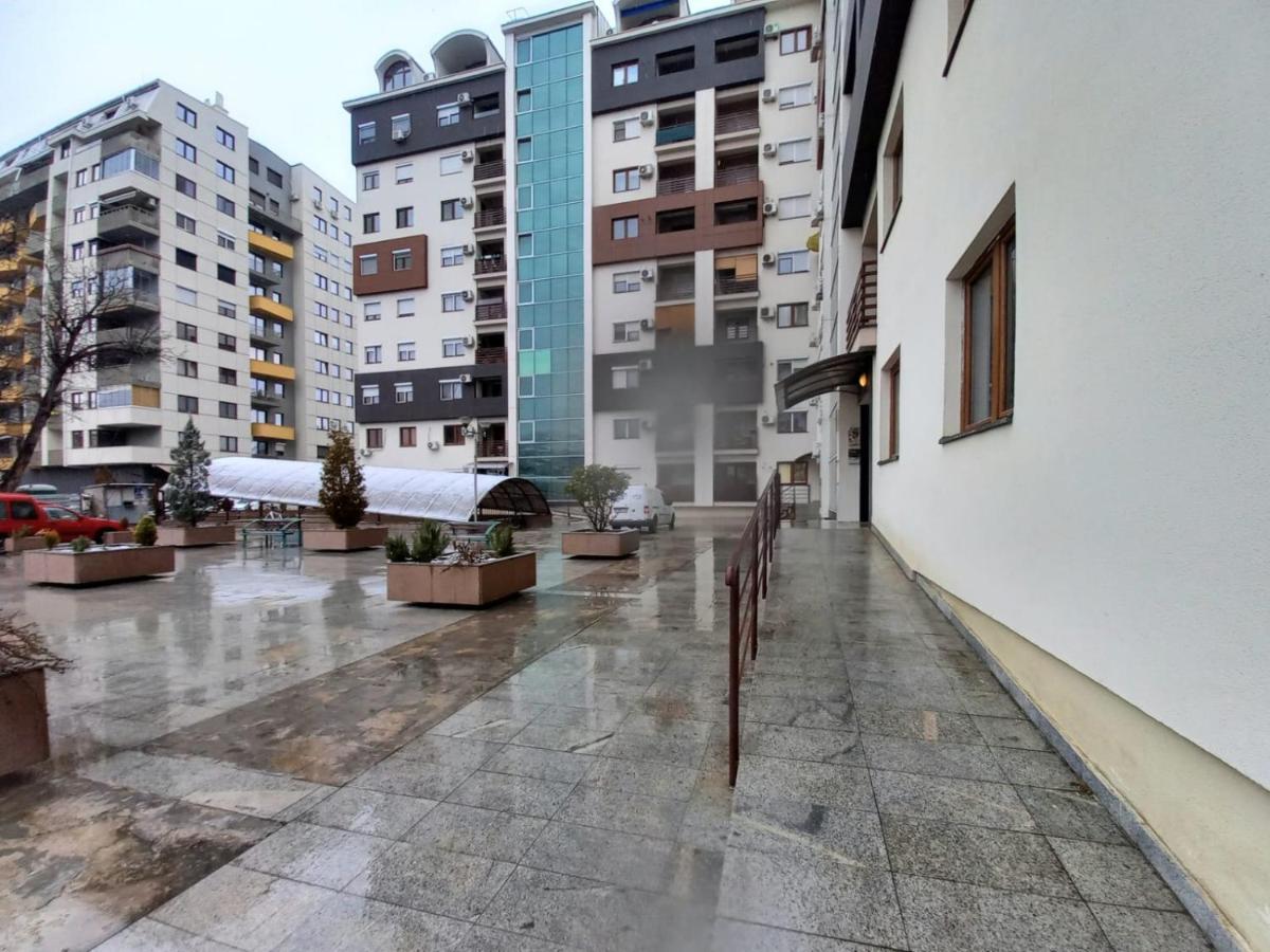 Two Rooms And Kitchen, Bathroom With Balcony Apartment Skopie Exterior foto